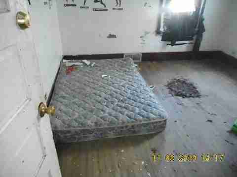 2251 Highland (39)_m.jpg